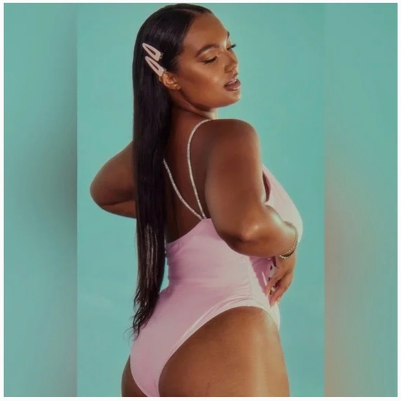 Pretty Little Thing Women´s Plus Asymmetric Diamante Strap Swimsuit In Pink - Picture 3 of 3